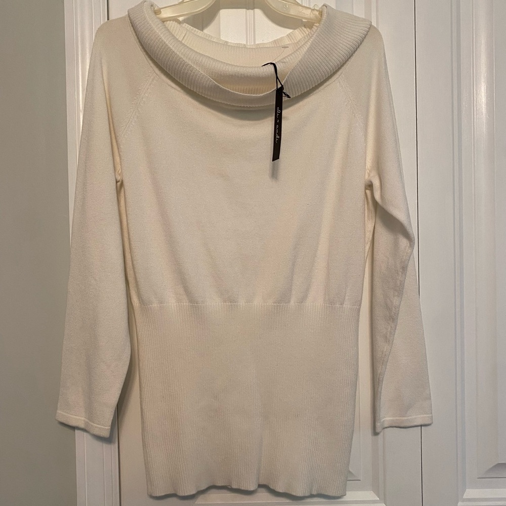 NWT 🔥 Sweater Top with Cowl Neck Size M